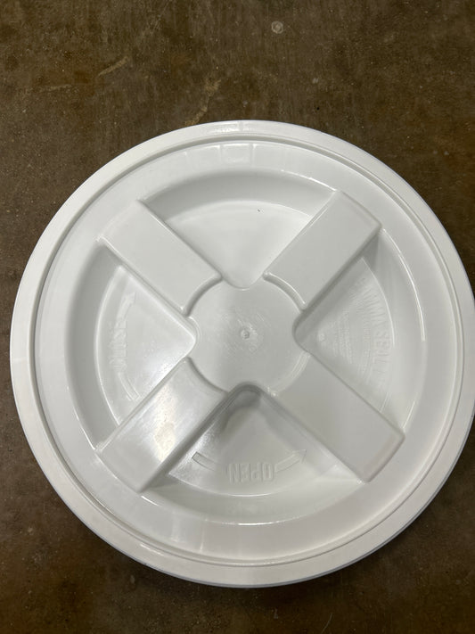 GRILLS & ACCESSORIES:Gamma Seal Lid White